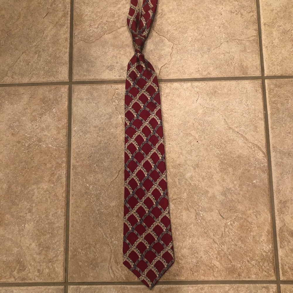 ♦️ 5 for $25! ♦️ Claiborne Burgundy Geomtric Tie